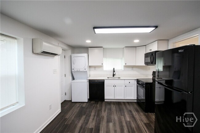 Building Photo - 1904 E 51st St