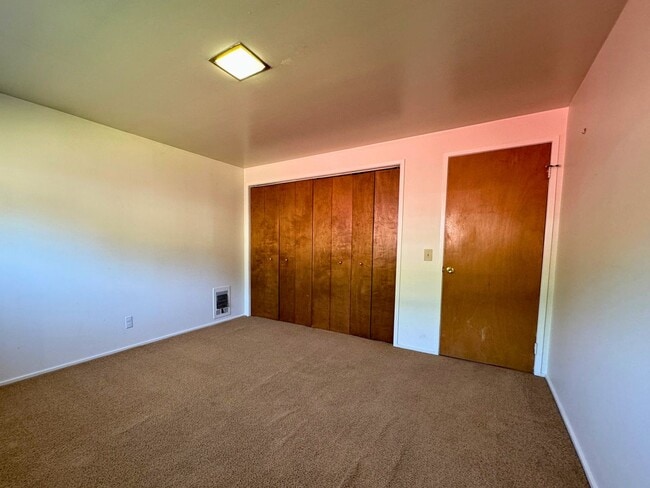 Building Photo - (HAR) South Eugene 4 bedroom/2 bath Home