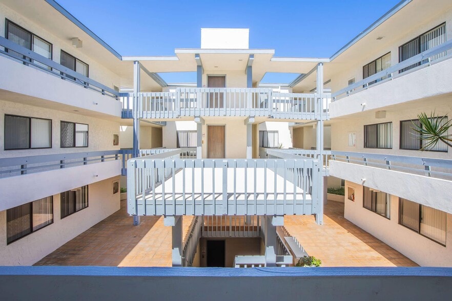 Building Photo - Riviera Vista Apartments