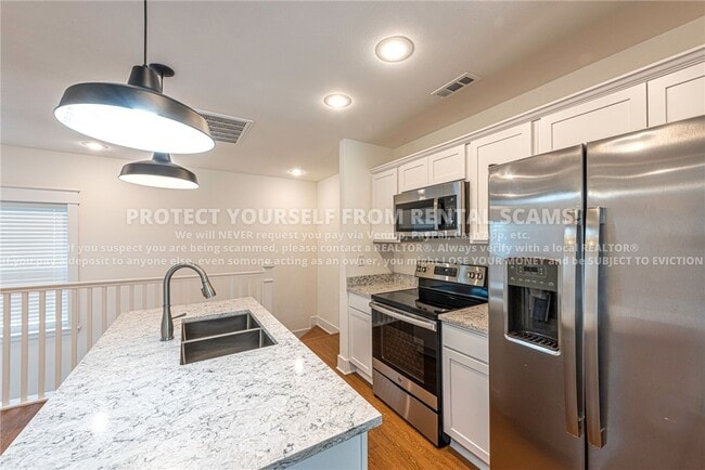 Building Photo - 1394 W Cleveland St