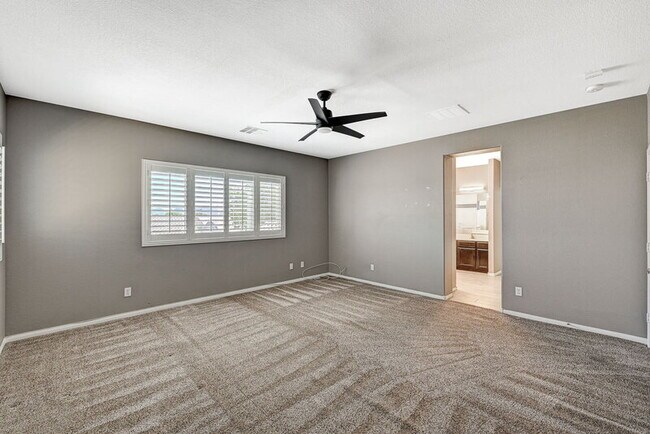 Building Photo - 10588 Isola Bella St
