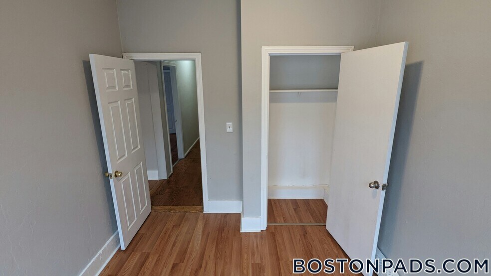 Building Photo - 98 Woodledge St