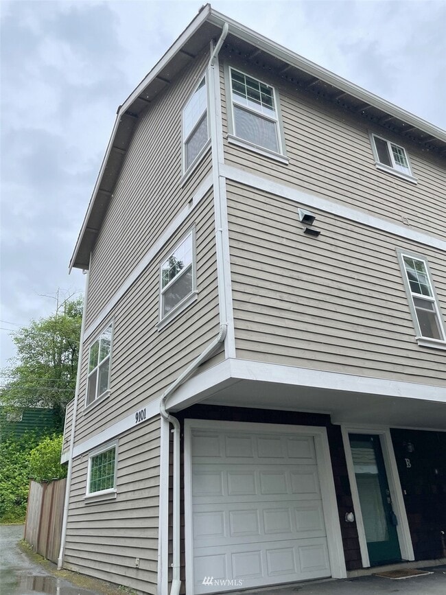 Entry - 9101 23rd Ave NE