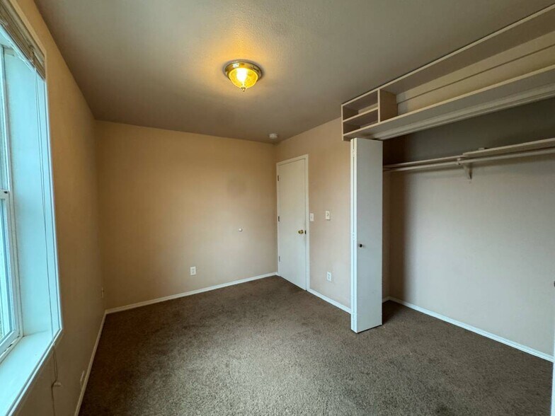 Small Room (from room) - 2103 Broadway St NE
