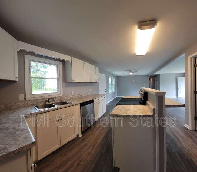 Building Photo - 104 Madison Cir