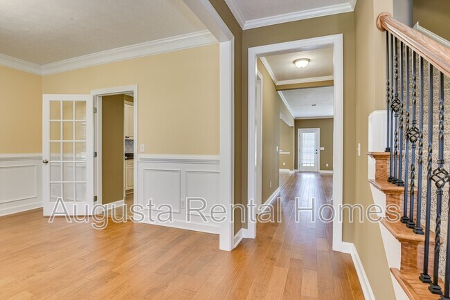 Building Photo - 180 Kenilworth Dr