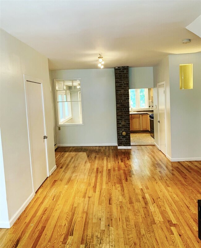 Building Photo - 4 Boltwood St