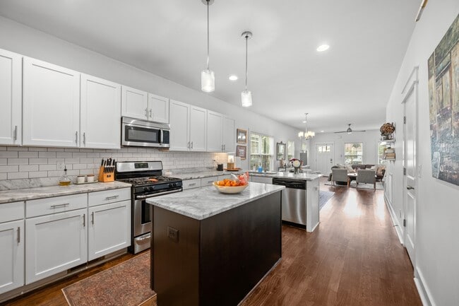 Building Photo - 1126A Cahal Ave