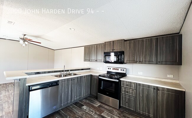 Building Photo - 3000 John Harden Dr