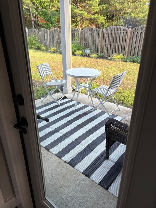 Building Photo - 1013 Edgewater Ln