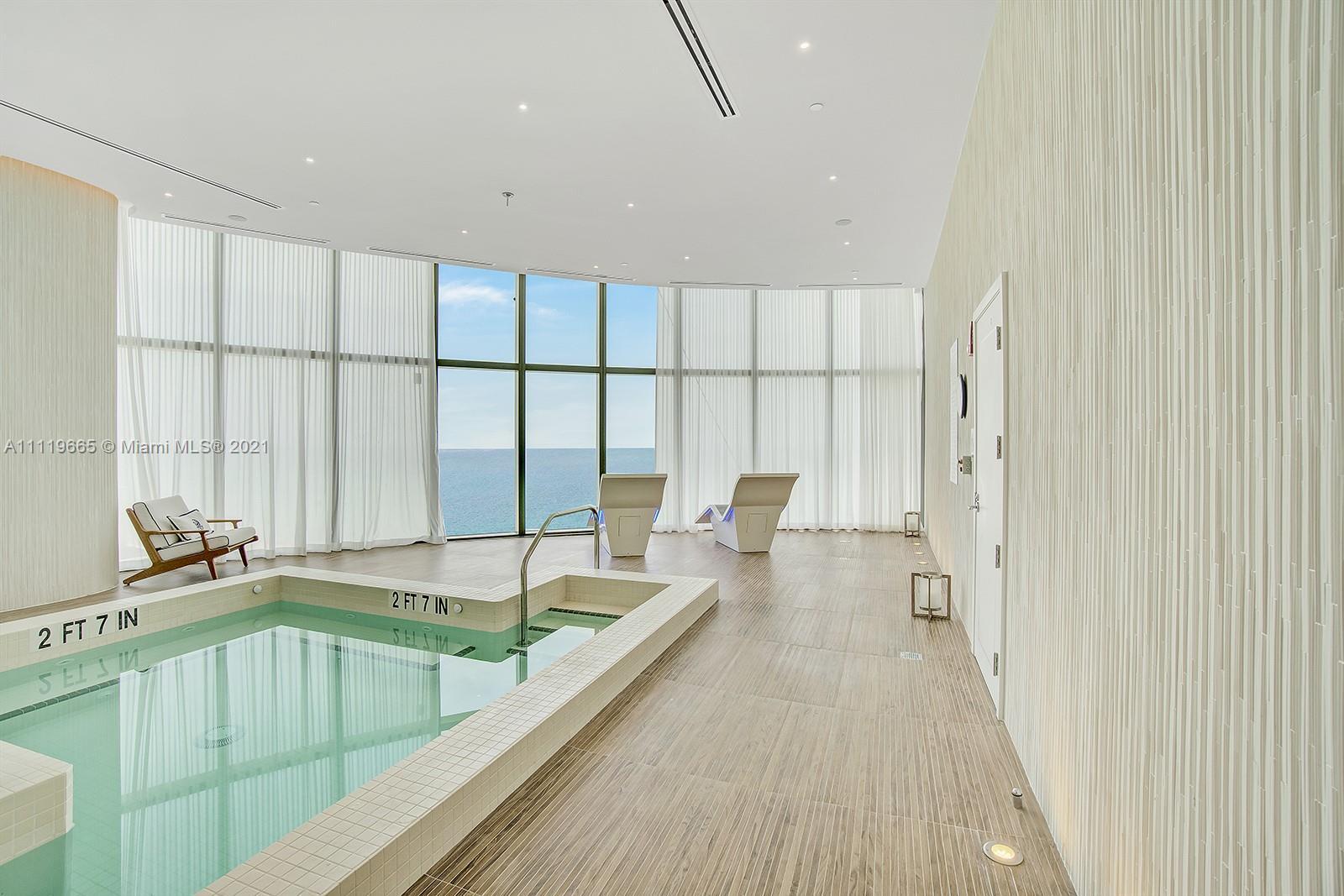 Building Photo - 15701 Collins Ave