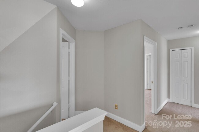 Building Photo - 1828 Rustic Barn Dr