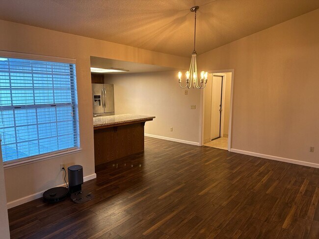 Building Photo - 1622 S Peppertree Ct