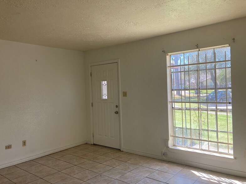 Building Photo - 7750 Water Park Ln