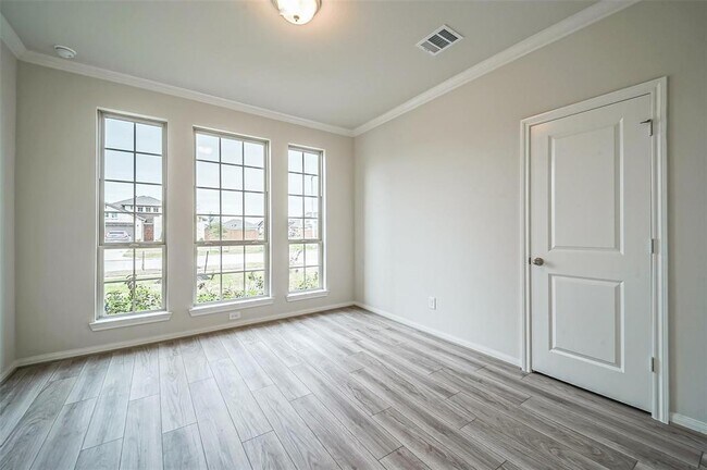 Building Photo - 2710 Bayrose Dr