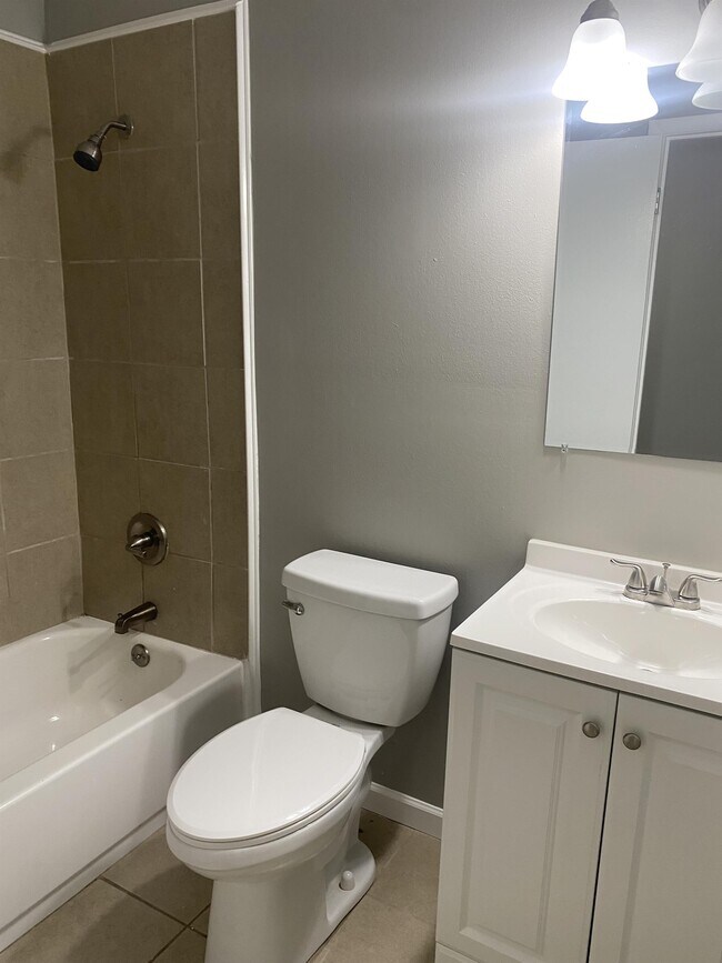 Building Photo - 400 S Dearborn St