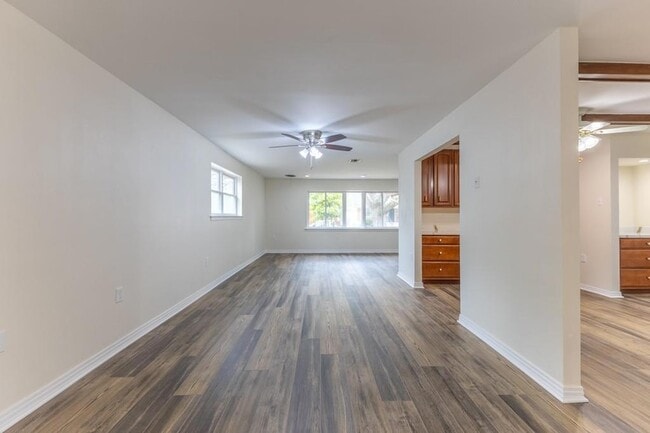 Building Photo - 4419 Knight Dr