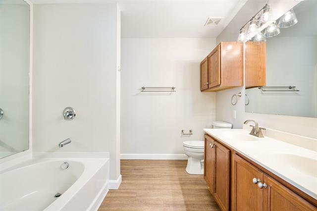 Building Photo - 1320 Lamar Ln