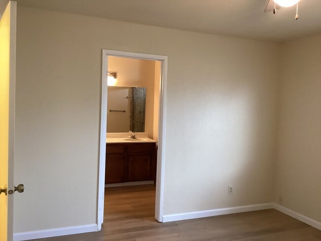 Building Photo - 4284 W Princeton Ave
