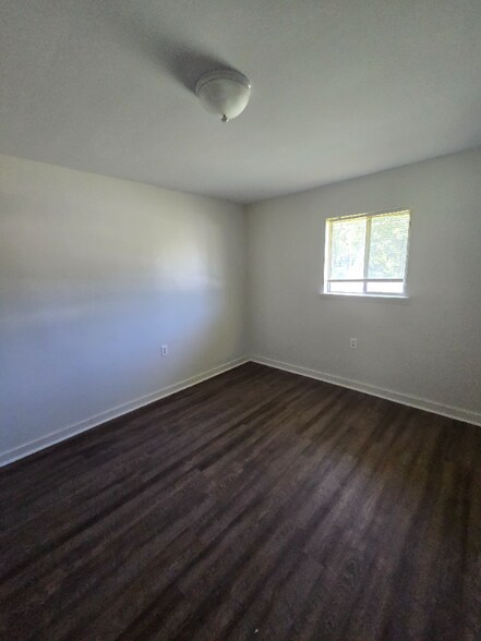 Building Photo - 2104 Hatcher Rd