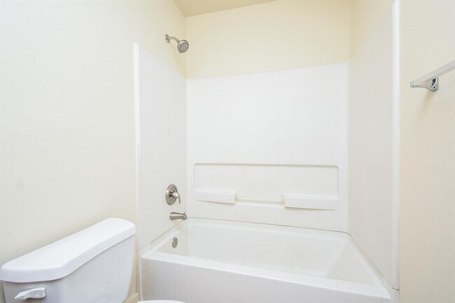 Building Photo - 5726 Silver Oak