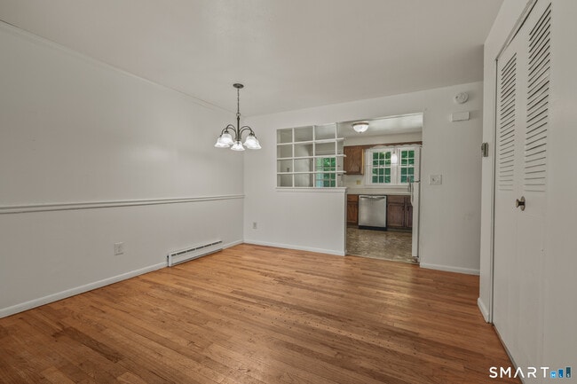 Building Photo - 414 Robin Ct
