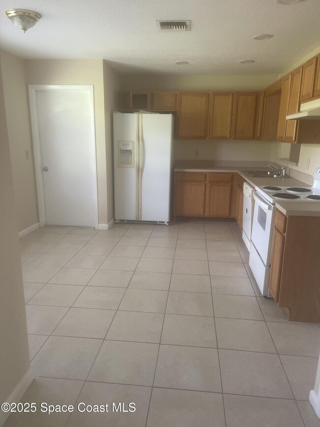 Building Photo - 1534 Amador Ave NW