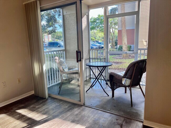 Building Photo - 1929 Summer Club Dr