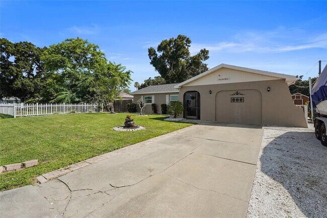 Building Photo - 4215 Pandora Rd