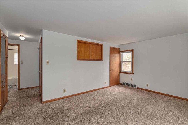 Building Photo - 154A N 79th St