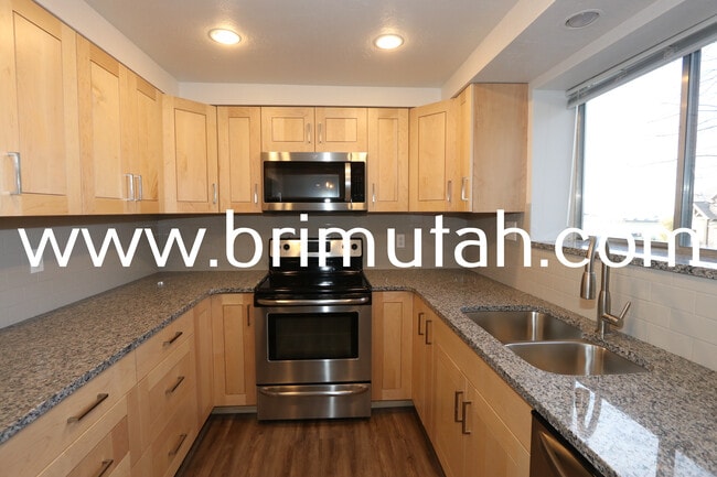 Building Photo - 3685 E 3820 S