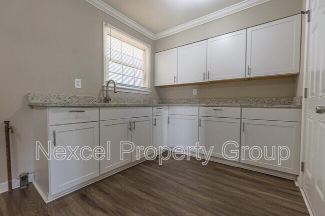 Building Photo - 1024 Mendenhall Cove