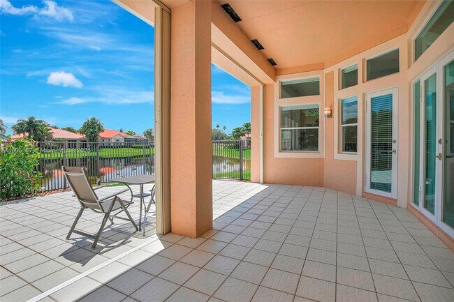 Building Photo - 2651 Oakmont Dr