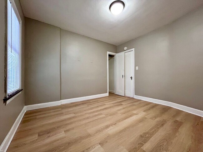 Building Photo - 297 W Larch Ave