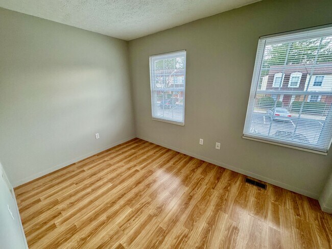 Building Photo - 2482 Brittany Ln