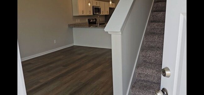 Building Photo - Built in 2024! Close to downtown 2 Bed/2.5 Bath. Nice private backyard with trees