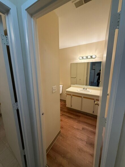 Building Photo - 1257 Oxford Manor Ct