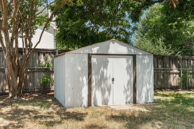 Building Photo - 509 Wilshire Dr