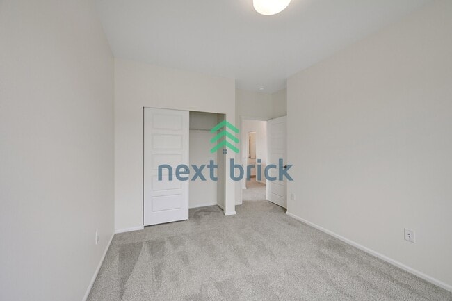 Building Photo - 5 Bed and 2.75 Bath, Spacious Maple Valley Home with Office, Loft & 2-Car Garage Available for Rent!