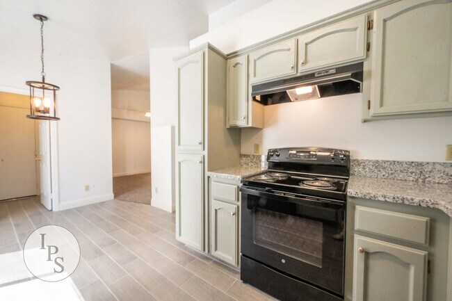 Building Photo - North Fresno Home in CUSD, 3BR/2BA, Beautiful Updates - Lots of Amenities!