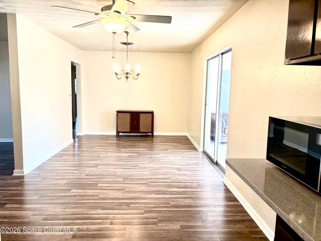 Building Photo - 19 Orange Ave