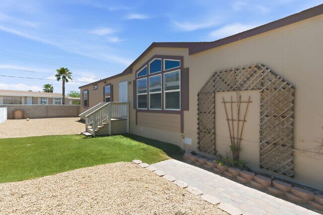 Building Photo - "Spacious 4-Bedroom Oasis with 2 Full Baths on Mount Rainier Ave, Las Vegas – Your Perfect Retrea...