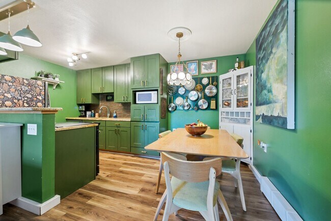 Building Photo - Lovingly Upgraded 2-Bedroom 3rd Floor Condo in Central Fort Collins With Abundant Personality