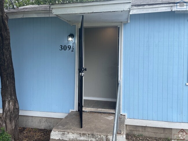 Building Photo - 309 SW 19th St