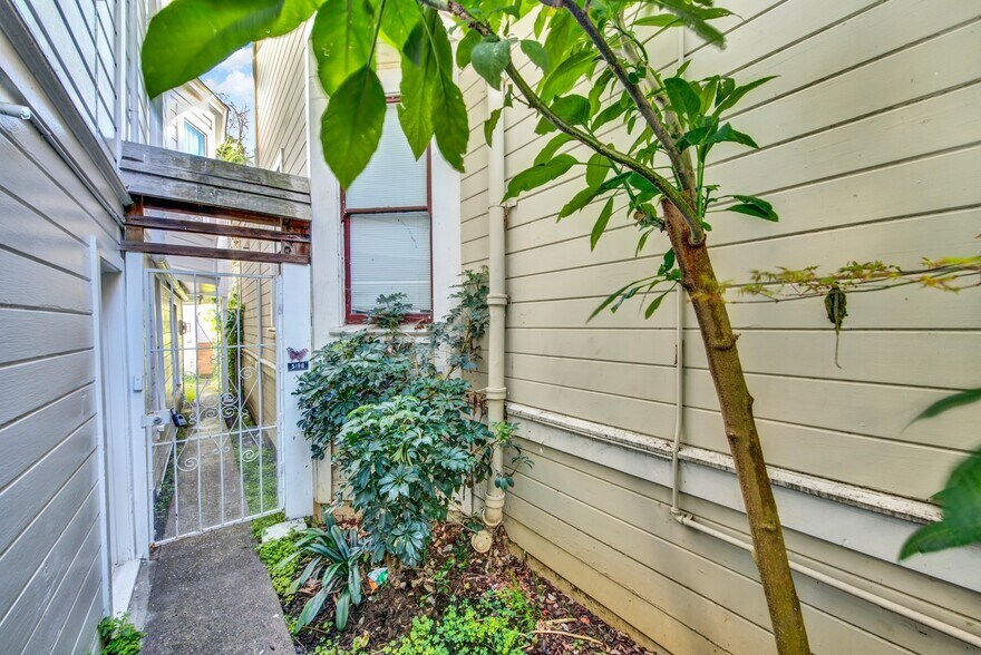 Building Photo - 519 Virginia St