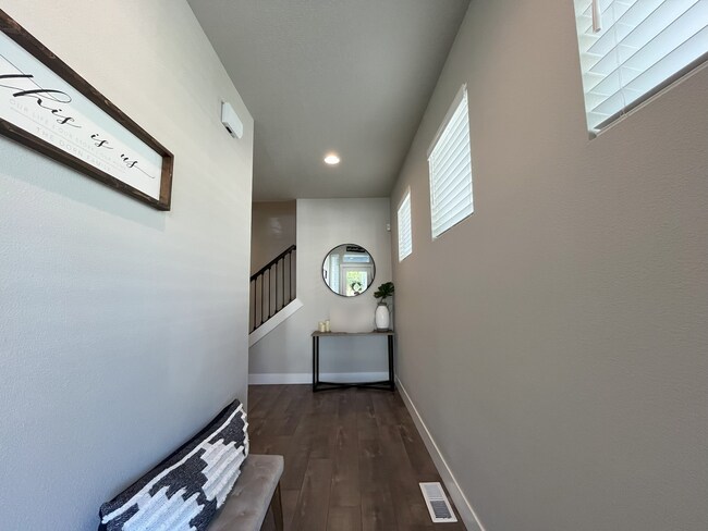 Building Photo - Spacious 3-Bedroom + Loft Home with Modern...