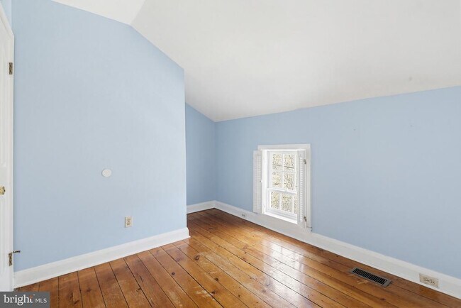 Building Photo - 947 Oella Ave