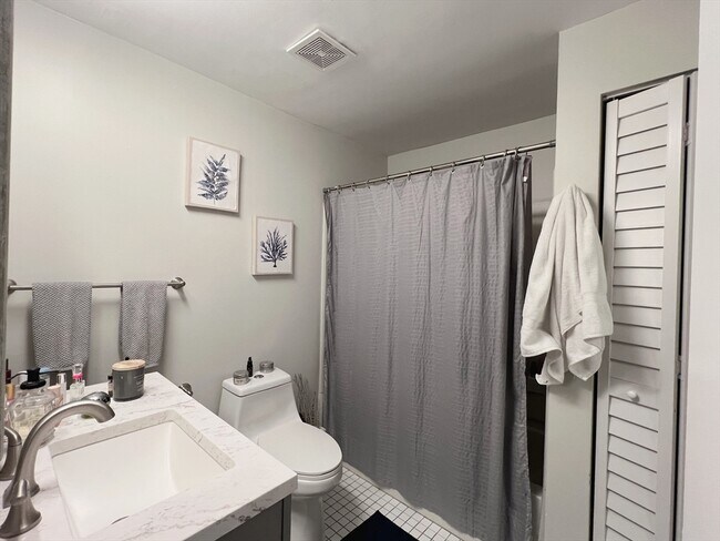 Building Photo - 376 Ocean Ave