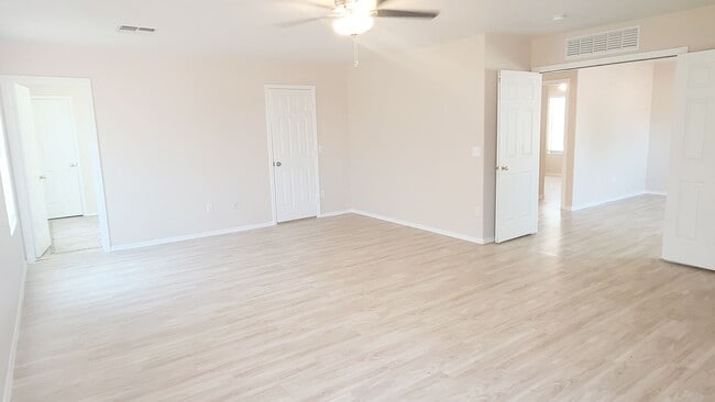 Building Photo - 4 bedroom in Chandler