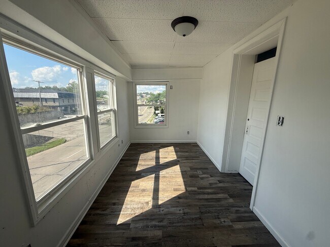 Building Photo - 1330 I St